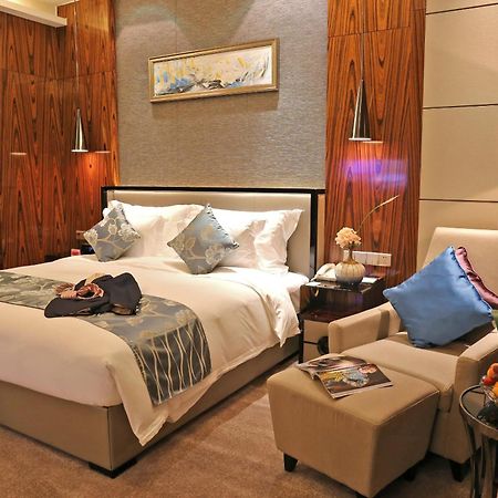 Ramada Plaza Liuzhou Liudong Exterior foto