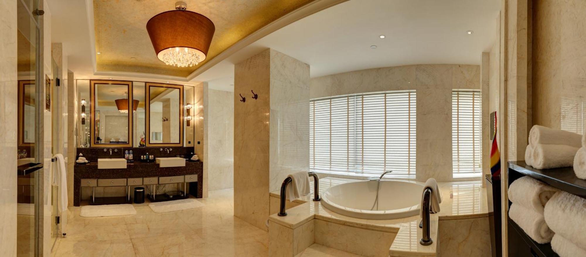 Ramada Plaza Liuzhou Liudong Exterior foto